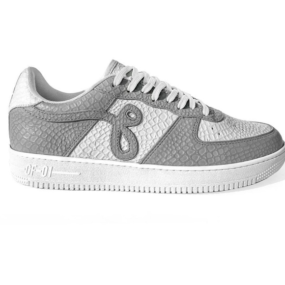 John Geiger brand new grey/white webbed leather sneaker - Picture 1 of 3